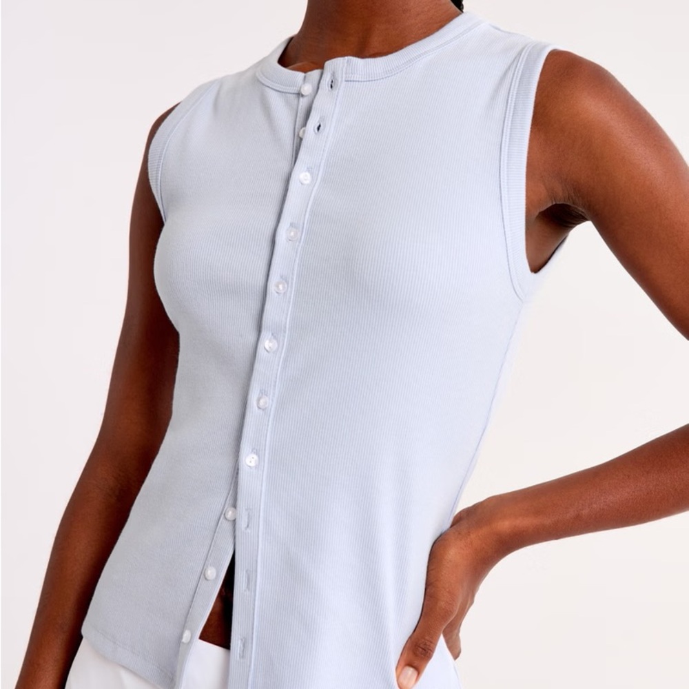 Abercrombie & Fitch Ribbed crew button up top sleeveless